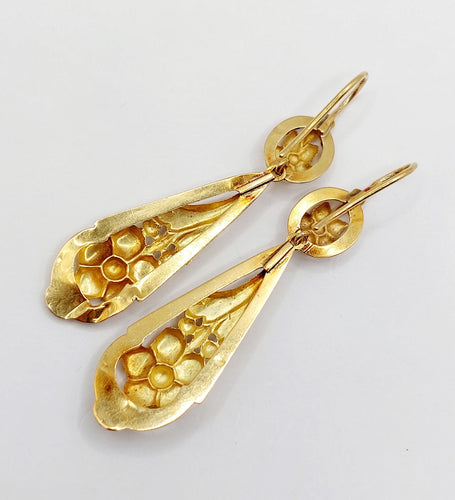 Boucles d'oreilles Dormeuses antique XXL or jaune fleurs finement ciselés (circa 1900) 58 Facettes A05468