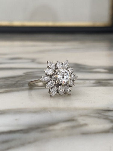 Bague 53 Bague fleur en or blanc 18k et diamants 2.80 Ct 58 Facettes