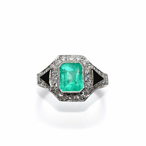 Bague 52 Bague Art Déco en platine ornée d'onyx, de diamants et d'une émeraude 58 Facettes 50389
