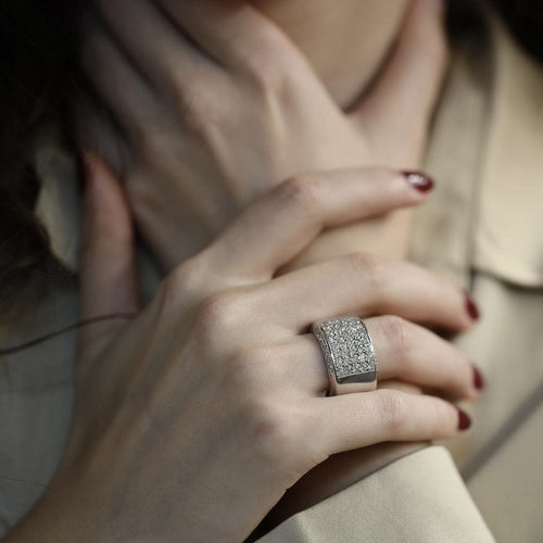 Bague 55 Bague imposante en or gris 18K - 2,00 Cts de diamants brillants G-VS - 37 g - Taille 55 58 Facettes FB09753