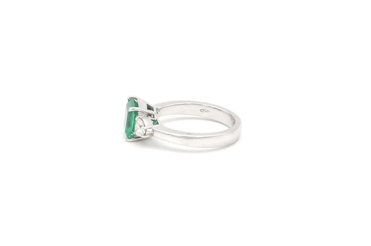 Bague Bague en or blanc avec émeraude colombienne de 2,10 carats et diamants 58 Facettes 14294