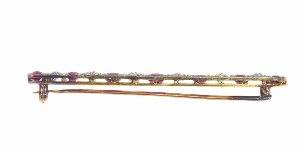 Montre Deco Dazzle : une fusion de diamants et de rubis 58 Facettes 22027-0057