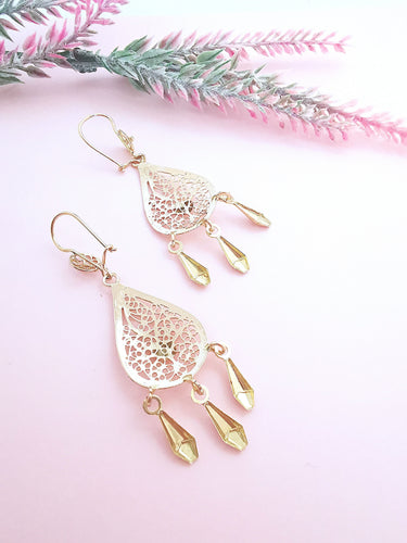Boucles d'oreilles Boucles d'oreilles pendantes filigranées Or Jaune 58 Facettes AA 1648