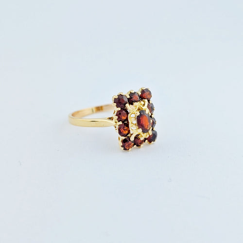 Bague 53 Bague en or jaune 18 carats et grenats 58 Facettes 33020