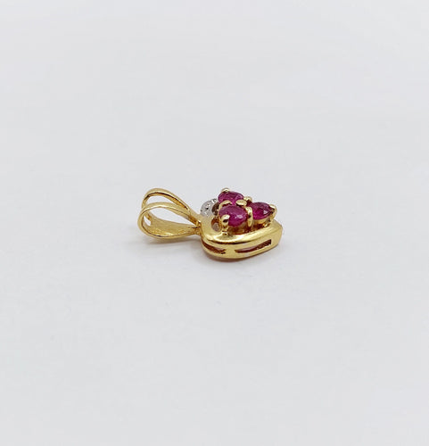 Pendentif Pendentif cœur vintage or jaune, or blanc, rubis et diamants 58 Facettes A05871