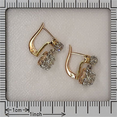 Boucles d'oreilles Deco Diamonds : L'élégance des années 1920 en or et platine
