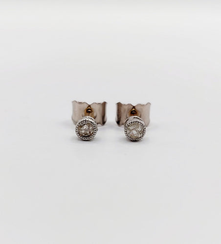 Boucles d'oreilles Puces d'oreilles diamants taille ancienne en or blanc 18k et platine 58 Facettes A04402