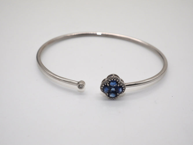 Bracelet Bracelet jonc or blanc, saphirs et diamants 58 Facettes
