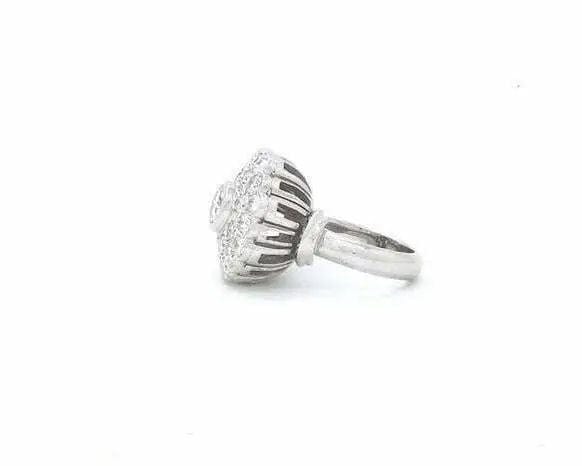 Bague Bague en or blanc sertie de diamants pavés 58 Facettes 5702