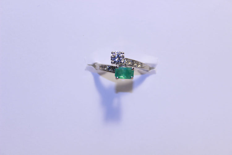 Bague 55 Bague Diamants et Emeraude 58 Facettes