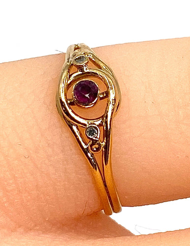 Bague 43 Bague en or jaune en rubis et diamants 58 Facettes AB588