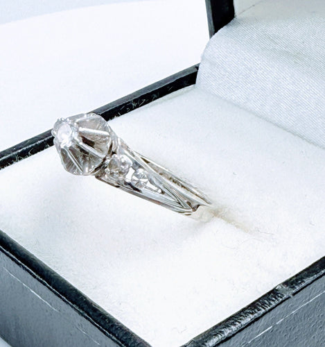 Bague 53 Bague solitaire diamant vintage en or gris 18K 58 Facettes