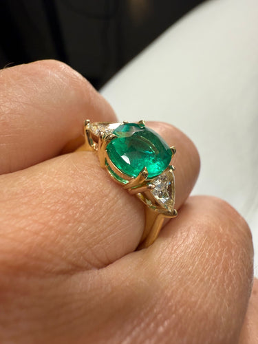 Bague 53 Bague Or jaune - Emeraude Brésil et Diamants triangle 58 Facettes 1.0000595/1