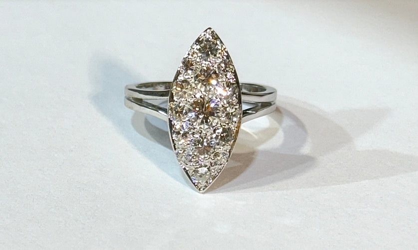 Bague 50 Bague Marquise or blanc 18 carats et diamants 58 Facettes