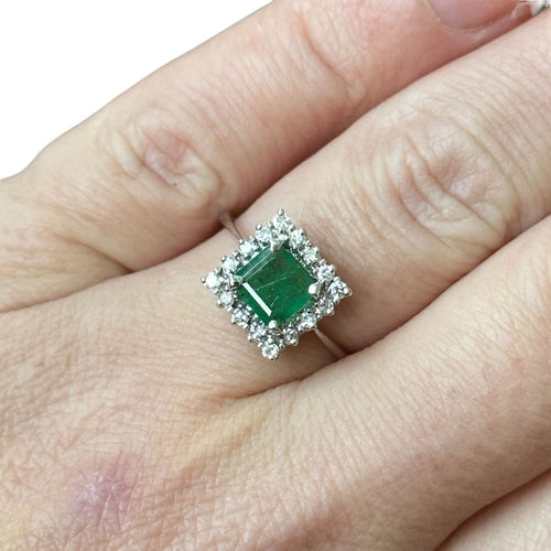 Bague 56 Bague émeraude diamants or blanc 58 Facettes