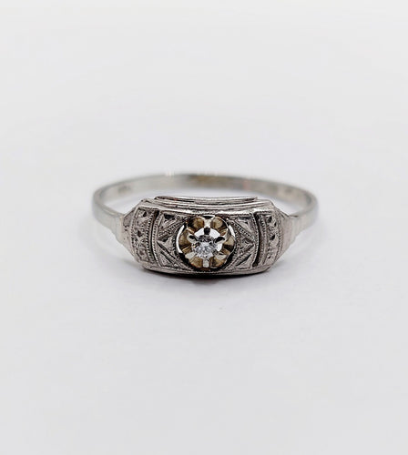 Bague 56 Bague Art Déco or blanc, diamant et monture géométrique (circa 1920) 58 Facettes A06246