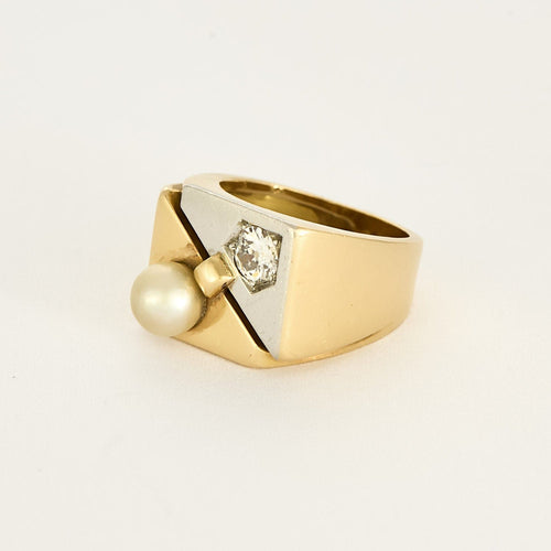 Bague 54,5 Bague de type chevalière en or jaune, or blanc, perle de culture blanche et diamant 58 Facettes TOU1577