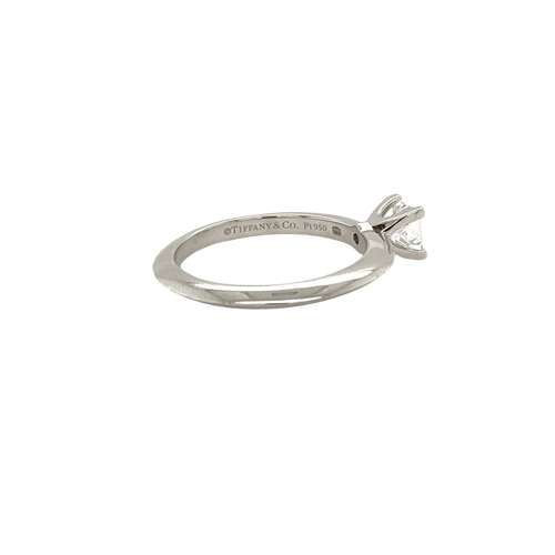 Bague Tiffany And Co - Bague en platine - Diamant taille princesse 58 Facettes 1.0000086/1