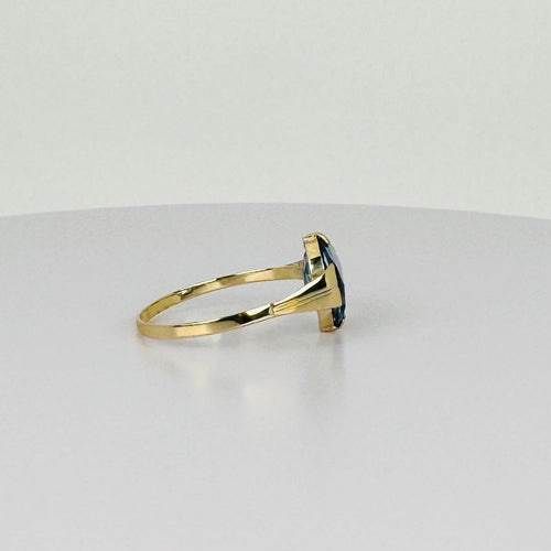 Bague Bague en or jaune avec aigue-marine ovale à facettes d'environ 1,20 carat 58 Facettes 2501003