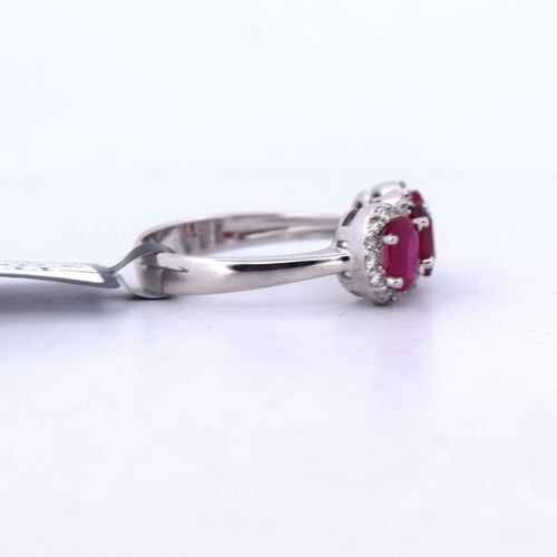 Bague 54 Bague en or blanc 18 kt avec rubis et diamants 58 Facettes