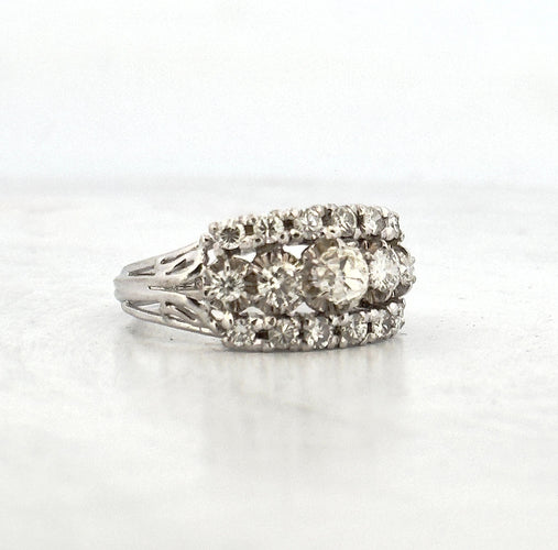 Bague Bague ancienne or blanc jarretière diamants 58 Facettes