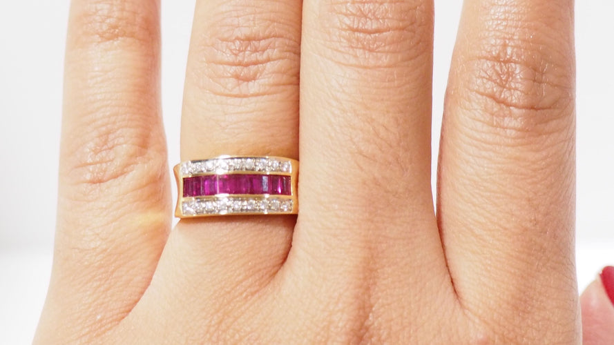 Bague Bague en or jaune, diamants et rubis 58 Facettes 31450