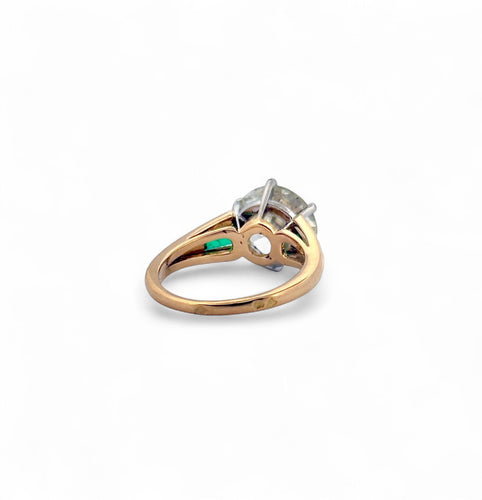 Bague 52 Solitaire ancien or jaune et platine, diamant et émeraudes 58 Facettes