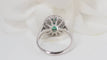 Bague 55 Bague entourage or blanc, émeraude ovale et diamants 58 Facettes F4937