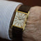 Montre Montre Jaeger-LeCoultre Rectangulaire – Or Jaune 18k – Calibre 437/1 – 1945 – Boîte Française 58 Facettes FB10700