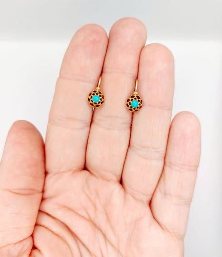 Boucles d'oreilles Dormeuses or jaune, cabochons de turquoises sur monture en fleur (circa 1900) 58 Facettes A05448
