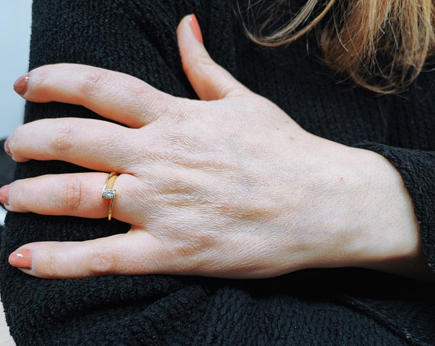 Bague 53 Solitaire design or jaune et diamant 58 Facettes Solo envol.1431