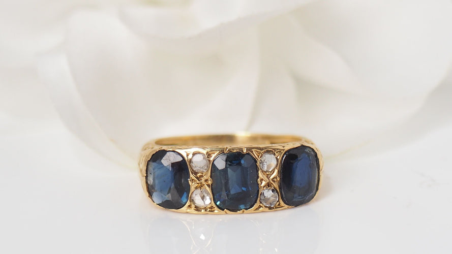 Bague 51 Bague Jarretière En Or  Saphirs Et Diamants 58 Facettes 29705