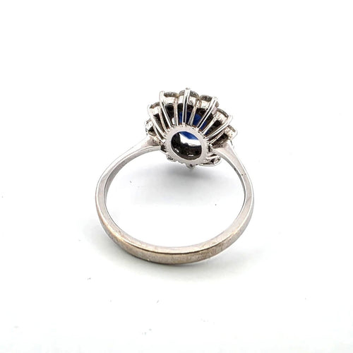 Bague 61 Anello en or blanc avec saphir central et diamants 58 Facettes