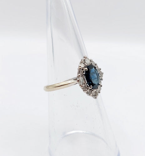 Bague 51 Bague marquise style art déco or blanc ornée d'un saphir naturel et de diamants taille brillants 58 Facettes A04625