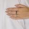 Bague 54 Bague en or jaune avec cinq saphirs bleu foncé taille ronde 58 Facettes 2407003