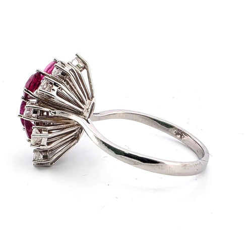 Bague 61 Bague en or blanc 18 carats sertie de rubis et de diamants, référence C 261 25 (2005) 58 Facettes