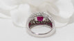 Bague 57 Bague Jonc en or blanc, rubis ovale et diamants 58 Facettes F4832