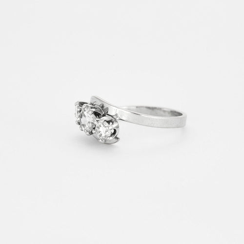 Bague 54 Bague or gris trois diamants 58 Facettes GU19