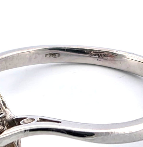 Bague 61 Bague en or blanc 18 carats sertie de rubis et de diamants, référence C 261 25 (2005) 58 Facettes