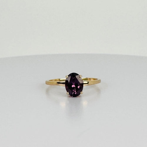 Bague Bague en or jaune avec spinelle naturelle ovale violette 58 Facettes 2504088