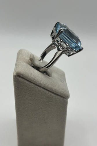 Bague 54 Bague aigue-Marine diamants 58 Facettes