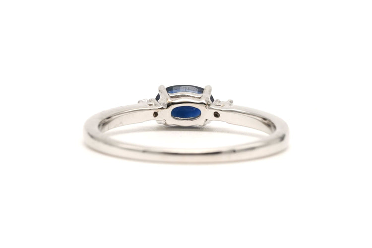Bague 54 Bague contemporaine or blanc sertie d'un saphir et de diamants taille brillant (+-0.028ct) 58 Facettes B774