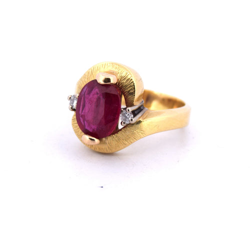 Bague 56 Bague vintage en or jaune avec rubis et diamants 58 Facettes