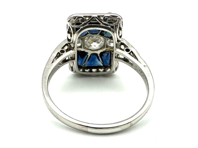 Bague 54 Bague Art-Déco en platine, saphirs calibrés et diamants 58 Facettes
