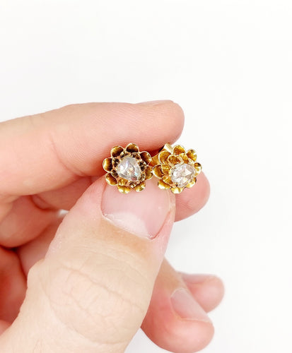 Puces d'oreilles antique or rose 18k fleurs et diamants taille roses (circa 1880 58 Facettes A06248