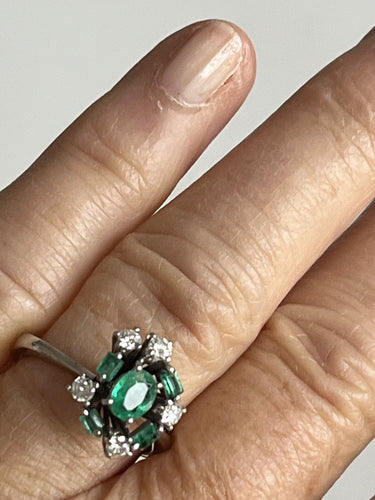 Bague 50 Bague Or Gris Emeraude Diamants 58 Facettes LOT 6081