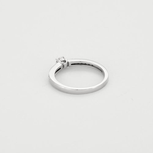 Bague 52,5 Bague solitaire en or blanc et diamants 58 Facettes GU295
