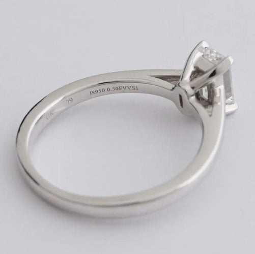 Bague 50 Bague de fiançailles GRAFF, « Paragon » avec diamant émeraude GIA 0,50 carat F/VVS1 58 Facettes