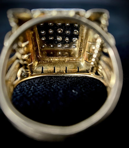 Bague 47 Bague or jaune platine avec pavage de diamants brillants et décor d'arabesques 58 Facettes