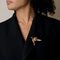 Broche Elegante Broche "Colvert" en or jaune et or blanc, diamants, émeraudes et rubis 58 Facettes SNA1646